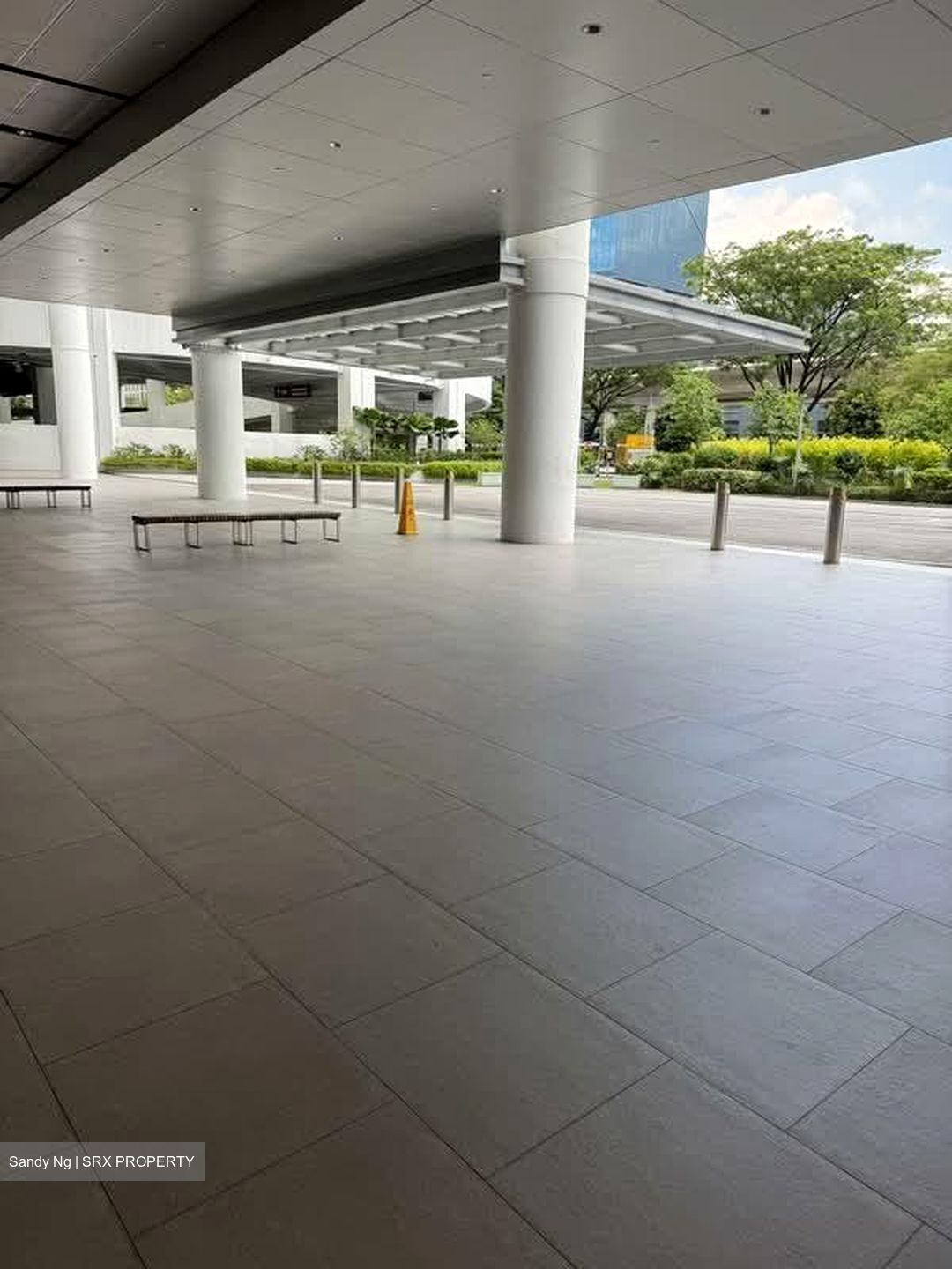 Jurong East MRT (D22), Retail #575695321
